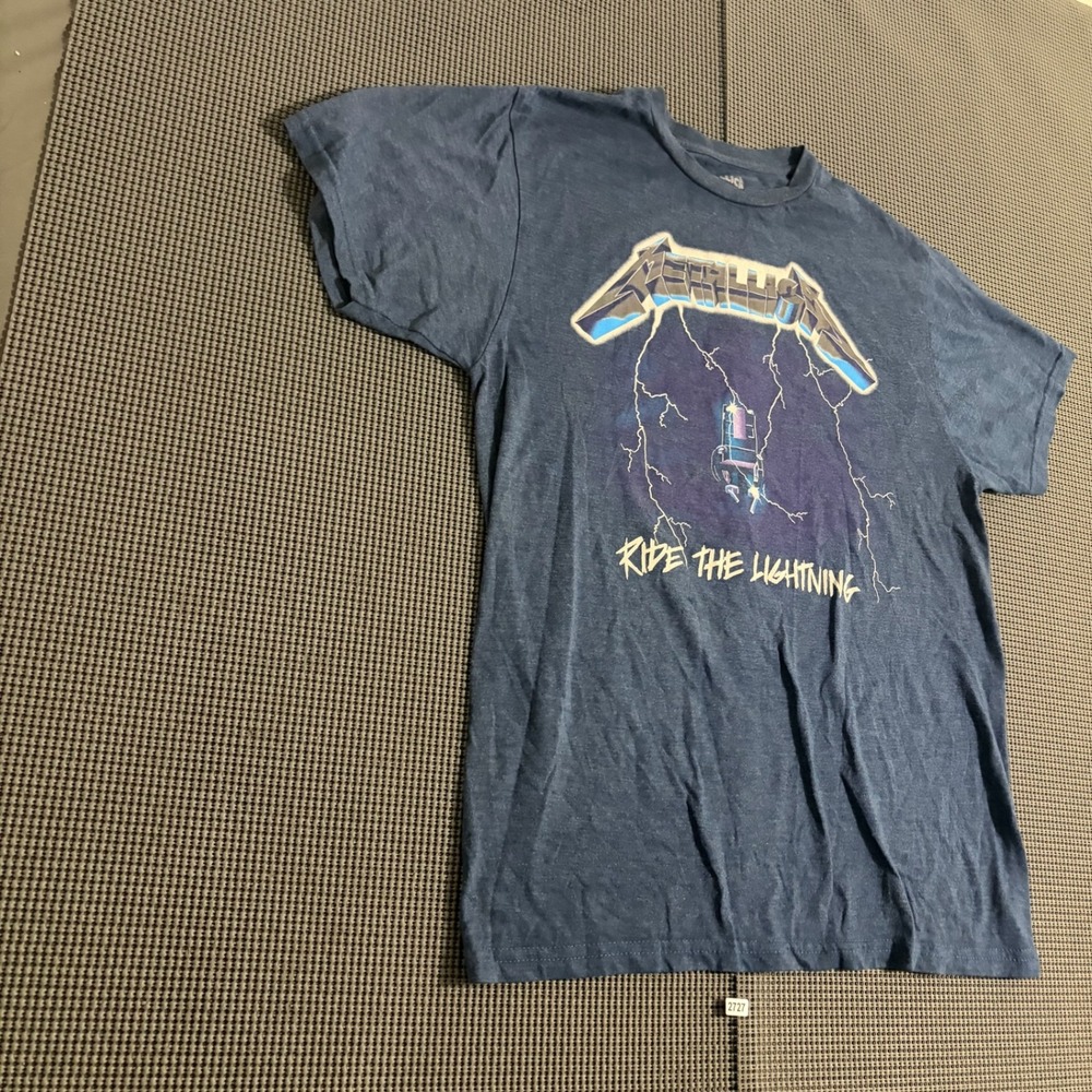 Metallica Ride the Lightning Blue Heather Graphic T-Shirt Mens Size M - Picture 2 of 5
